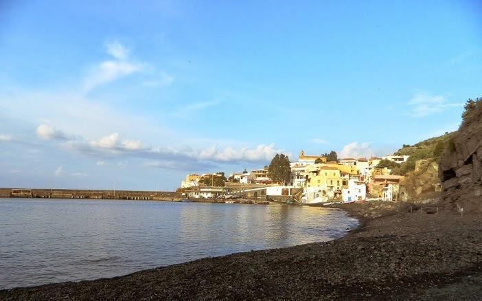 Albergo Seaside Leni Eksteriør bilde