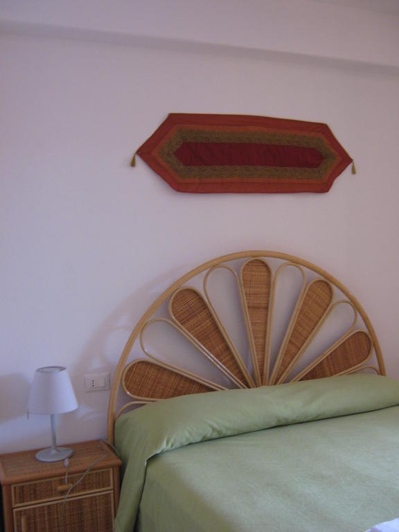 Albergo Seaside Leni Rom bilde